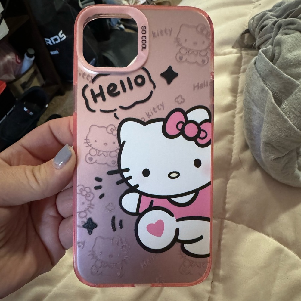 Hello kitty iPhone 15 plus